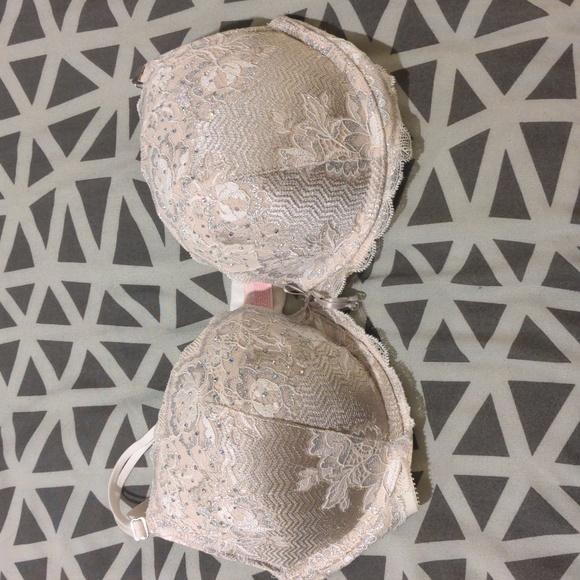 Victoria's Secret Very Sexy Push-Up Bra & V-String set, Silver Lace and Gems,NWT - Picture 2 of 8